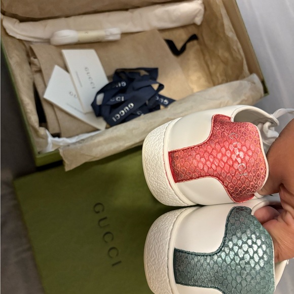 Gucci Ace Sneaker with Bee - Picture 7 of 10